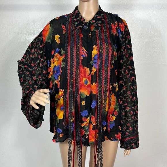 Chico’s Design Colorful Floral Print Button Snap Closure Blouse Size M - Picture 1 of 10